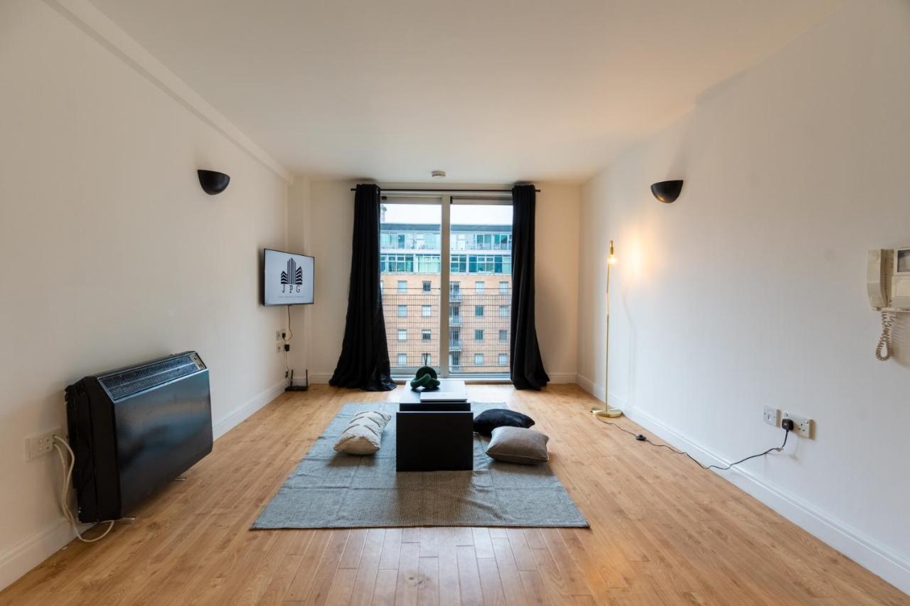 Jpg Theatre Suite - High Floor Mcr Luxe Apartment W Balcony Canal Views แมนเชสเตอร์ ภายนอก รูปภาพ